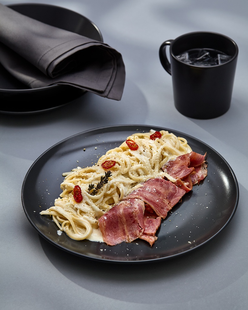 Bonzhi carbonara (پاستا بن‌ژی)