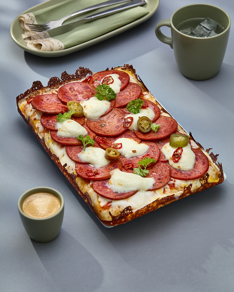 Pepperoni pizza (پیتزا پپرونی)