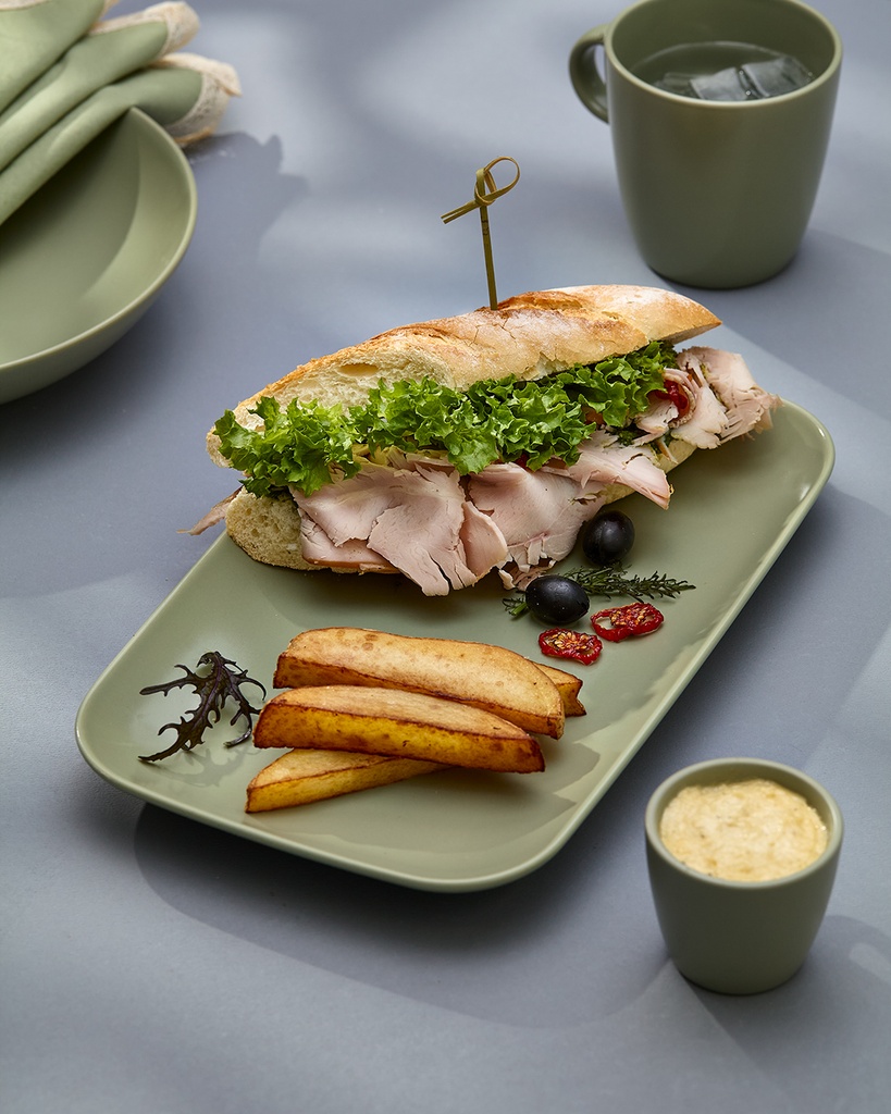  Turkey pesto Sandwich (ساندویچ بوقلمون)