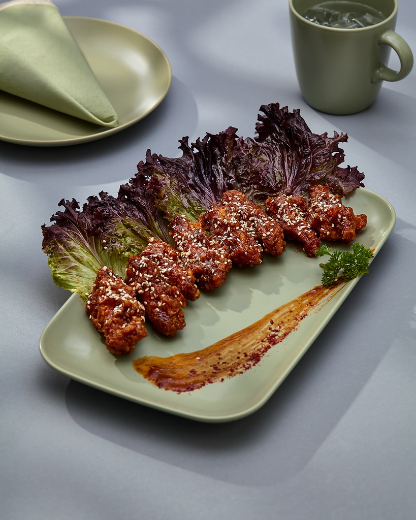 Buffalo Wings(بال سوخاری با سس پری پری) 